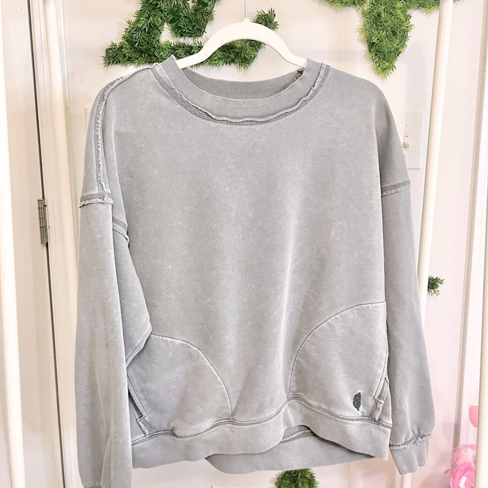 FREE PEOPLE MOVEMENT grey crewneck